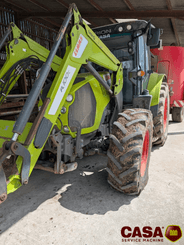 Tracteur agricole Claas Arion 530 avec chargeur 