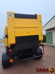 Presse à balles rondes New Holland BR 7070