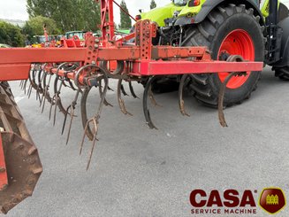 Déchaumeur à dents Gregoire Besson DFR 600