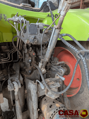 Tracteur agricole Claas Arion 530 avec chargeur 