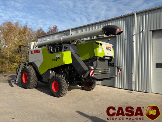 Moissonneuse batteuse Claas TRION 650 