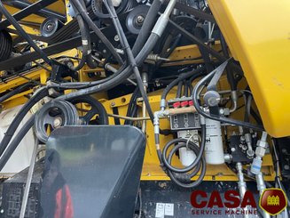 Moissonneuse batteuse New Holland CR 9.90 Révélation 