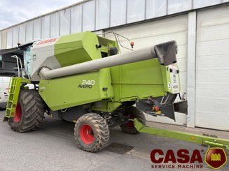 Moissonneuse batteuse Claas Avero 240 