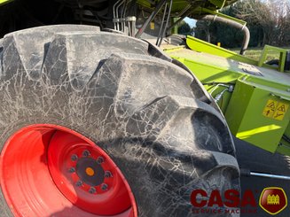 Moissonneuse batteuse Claas Avero 240 