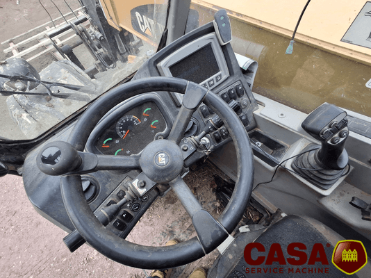 Chariot télescopique agricole Cat TH 408 D