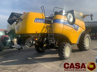 Moissonneuse batteuse New Holland CX 5.80