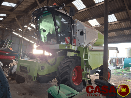 Moissonneuse batteuse Claas Avero 240 