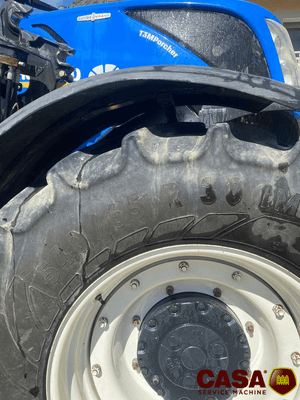 Tracteur agricole New Holland T 7.230 chargeur 
