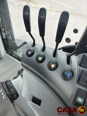 Tracteur agricole Claas Axion 810 cis - GPS S10