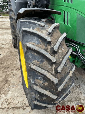 Tracteur agricole John Deere 6R155 avec chargeur 