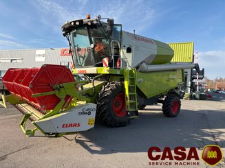 Moissonneuse batteuse Claas Avero 240 