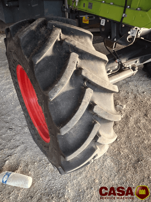 Moissonneuse batteuse Claas Avero 240 