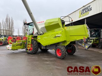 Moissonneuse batteuse Claas Avero 240 
