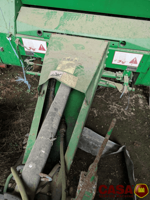Presse à balles rondes John Deere 550