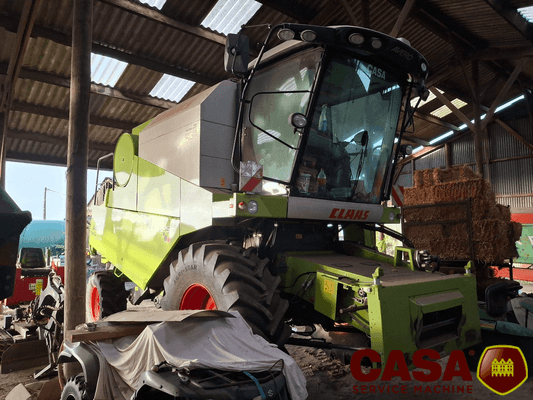 Moissonneuse batteuse Claas Avero 240 