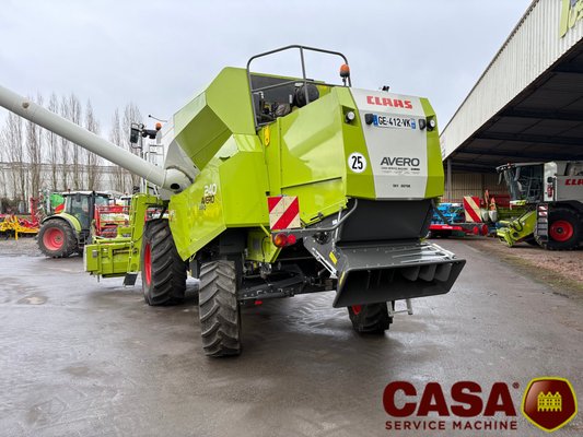 Moissonneuse batteuse Claas Avero 240 