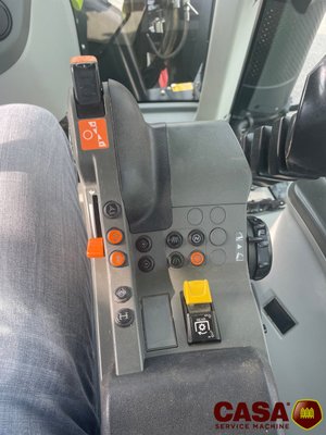 Tracteur agricole Claas Arion 610 cis 