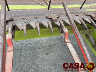 Moissonneuse batteuse Claas Avero 240 
