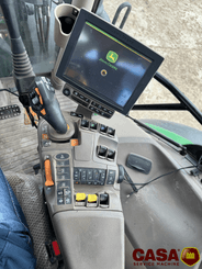 Tracteur agricole John Deere 6R155 avec chargeur 