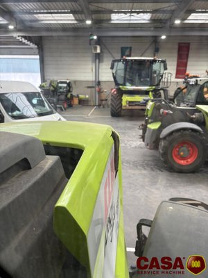 Tracteur agricole Claas Axion 820 cmatic 