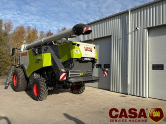 Moissonneuse batteuse Claas TRION 650 