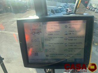 Moissonneuse batteuse New Holland CX 5.80
