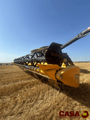 Moissonneuse batteuse New Holland CR 9.90 Révélation 