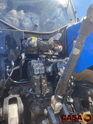Tracteur agricole New Holland T 7.230 chargeur 