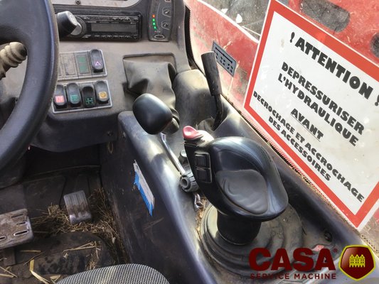 Chariot télescopique agricole Manitou 735 lsu 