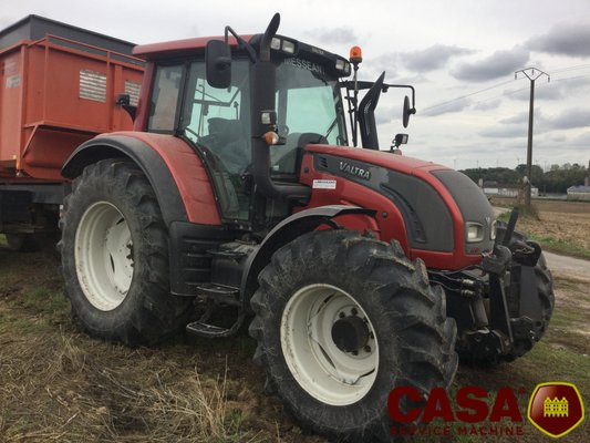 Tracteur agricole Valtra N 142 direct 