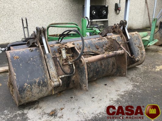 Chariot télescopique agricole Manitou 735 lsu 