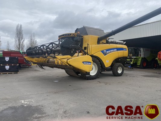 Moissonneuse batteuse New Holland Cx 8.70