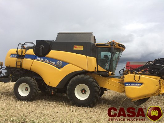 Moissonneuse batteuse New Holland CX 7.90 HD 