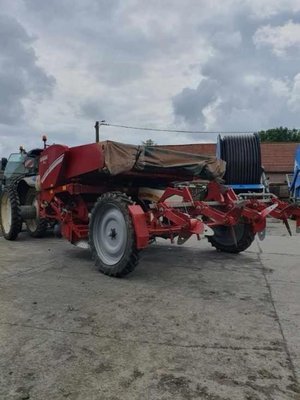 Planteuse de pommes de terre Grimme GB 430
