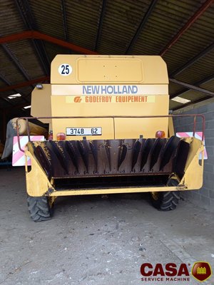 Moissonneuse batteuse New Holland tx 66