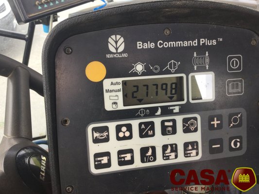 Presse à balles rondes New Holland BR 750 