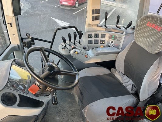 Tracteur agricole Claas 640 CIS 