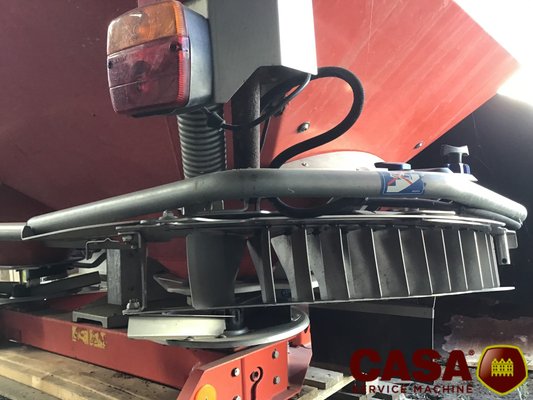 Distributeur d'engrais Kuhn Axis 40.1