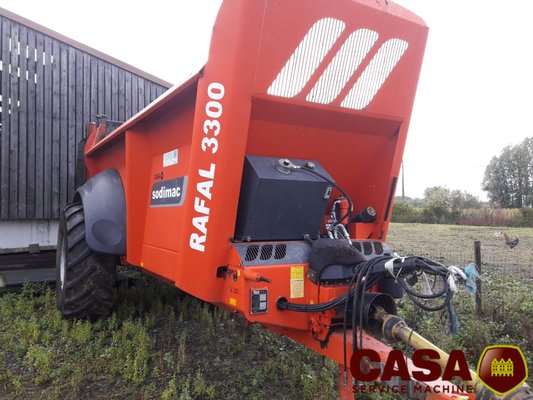 Épandeur à fumier Sodimac Rafal 3300 avec volet de bordure