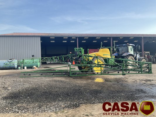 Pulvérisateur traîné John Deere 724