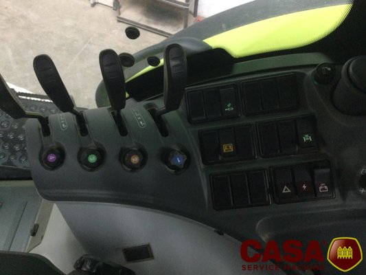 Tracteur agricole Claas Axion 800 CIS 
