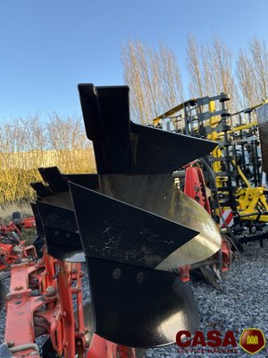 Charrue Kuhn vari master 121