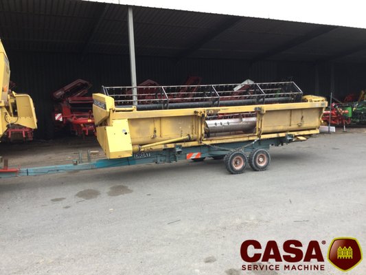 Moissonneuse batteuse New Holland TX 66