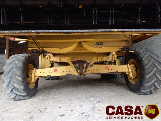 Moissonneuse batteuse New Holland tx 66