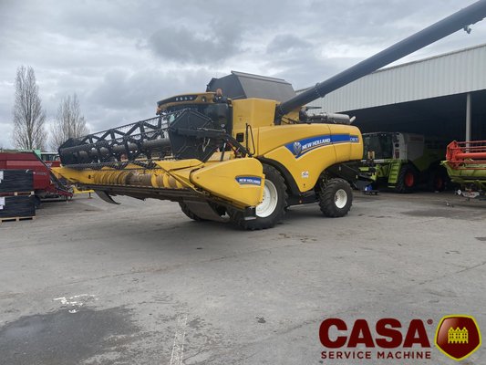 Moissonneuse batteuse New Holland Cx 8.70