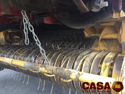 Presse à balles rondes New Holland BR 750 