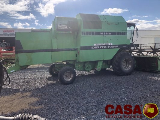 Moissonneuse batteuse Deutz-Fahr M 3630