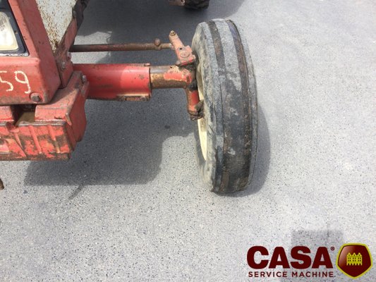 Tracteur agricole Case 1055