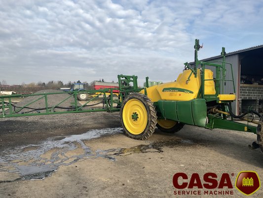Pulvérisateur traîné John Deere 724