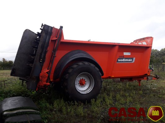 Épandeur à fumier Sodimac Rafal 3300 avec volet de bordure